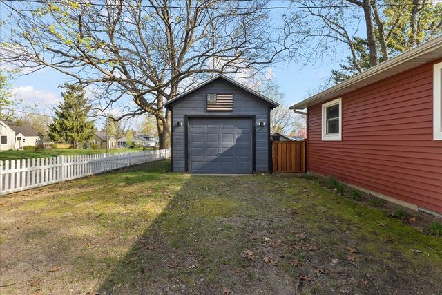 692 W Bridge Street, Plainwell, MI 49080