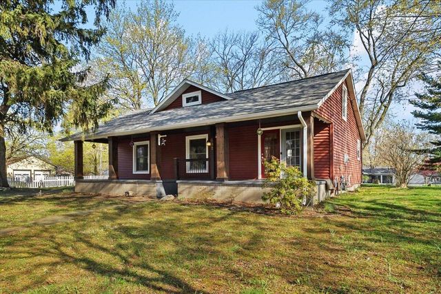 692 W Bridge Street, Plainwell, MI 49080