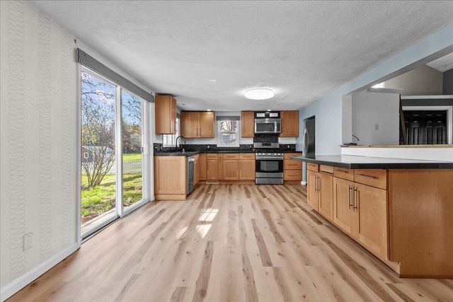 692 W Bridge Street, Plainwell, MI 49080