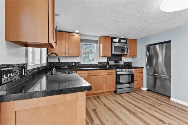 692 W Bridge Street, Plainwell, MI 49080