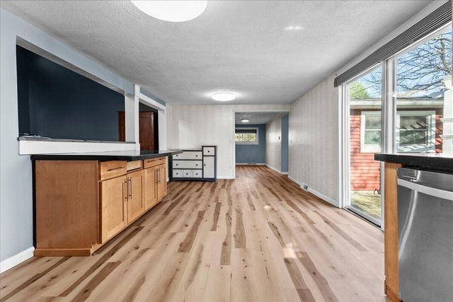 692 W Bridge Street, Plainwell, MI 49080