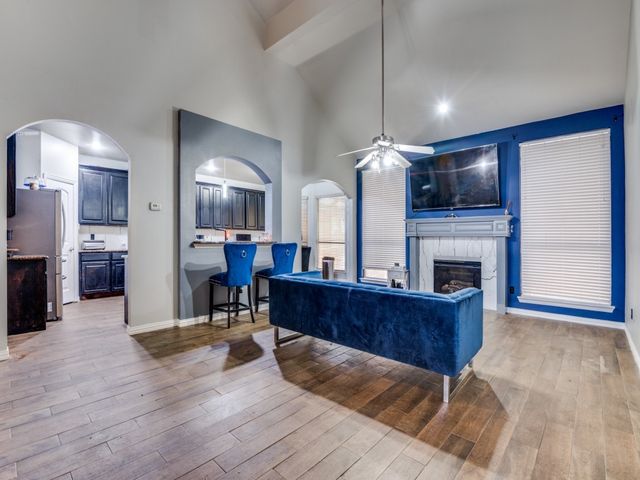 717 Newcastle Drive, Desoto, TX 75115