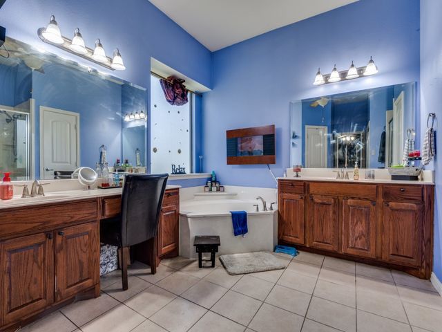 717 Newcastle Drive, Desoto, TX 75115