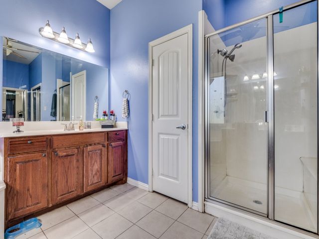 717 Newcastle Drive, Desoto, TX 75115