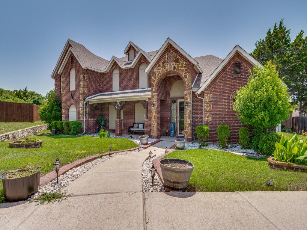 717 Newcastle Drive, Desoto, TX 75115