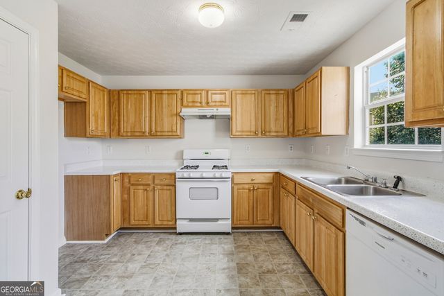 2571 N Hill Parkway, Riverdale, GA 30296