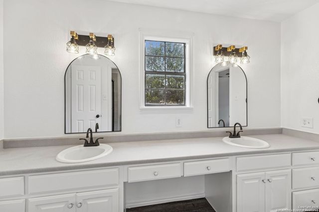 247 Center Point Dr E, Center Point, TX 78010