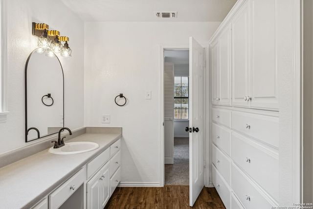 247 Center Point Dr E, Center Point, TX 78010