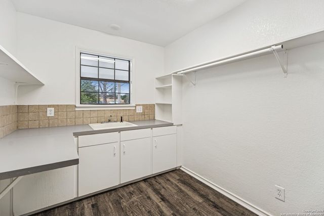 247 Center Point Dr E, Center Point, TX 78010