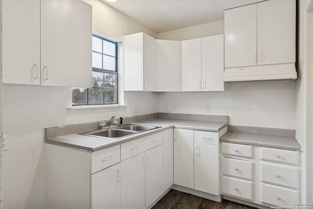 247 Center Point Dr E, Center Point, TX 78010