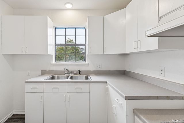 247 Center Point Dr E, Center Point, TX 78010