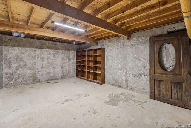 247 Center Point Dr E, Center Point, TX 78010