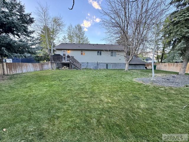 2312 E Oakmont Drive, Idaho Falls, ID 83404