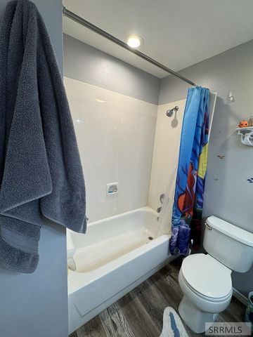 2312 E Oakmont Drive, Idaho Falls, ID 83404