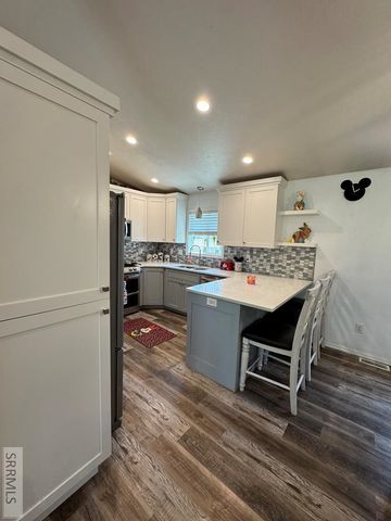2312 E Oakmont Drive, Idaho Falls, ID 83404