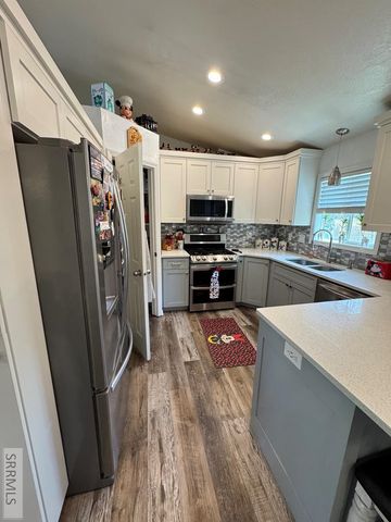 2312 E Oakmont Drive, Idaho Falls, ID 83404