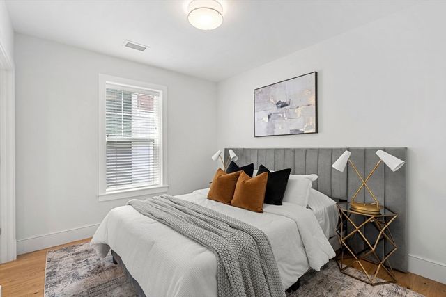 30 Polk St 208, Boston, MA 02129