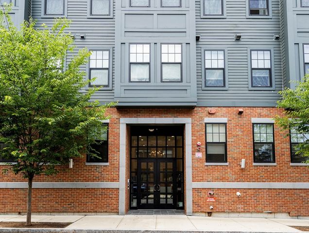 30 Polk St 208, Boston, MA 02129