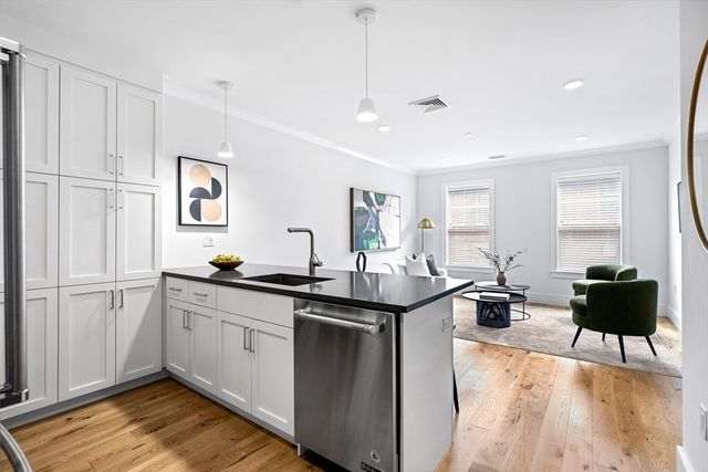 30 Polk St 208, Boston, MA 02129