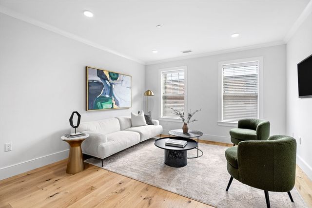 30 Polk St 208, Boston, MA 02129