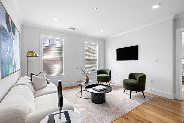 30 Polk St 208, Boston, MA 02129