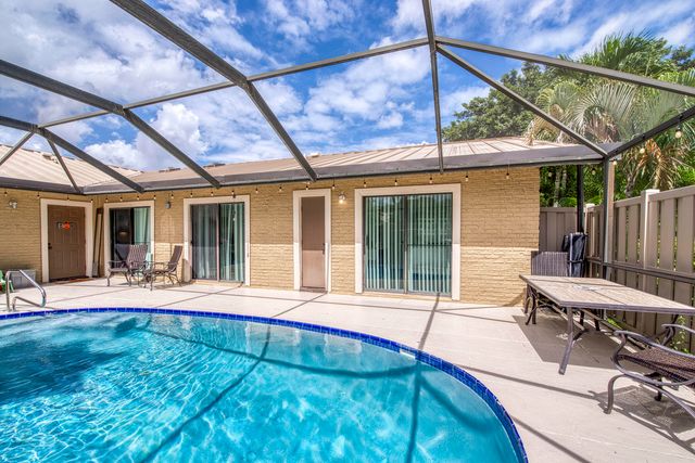 5489 Eagle Lake Drive, Palm Beach Gardens, FL 33418