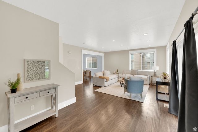 352 BAYSIDE DR, Saratoga Springs, UT 84045
