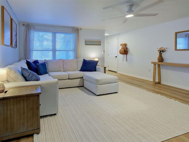 1439 STRADA D ORO, Venice, FL 34292