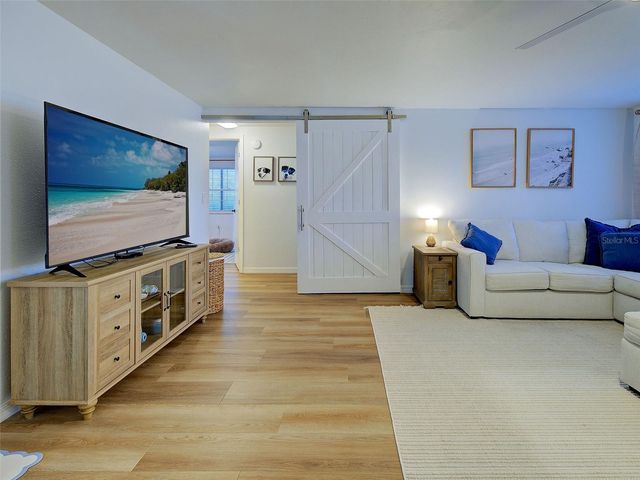 1439 STRADA D ORO, Venice, FL 34292