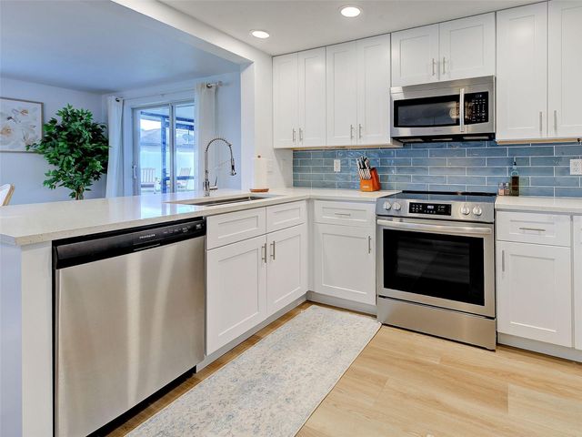 1439 STRADA D ORO, Venice, FL 34292