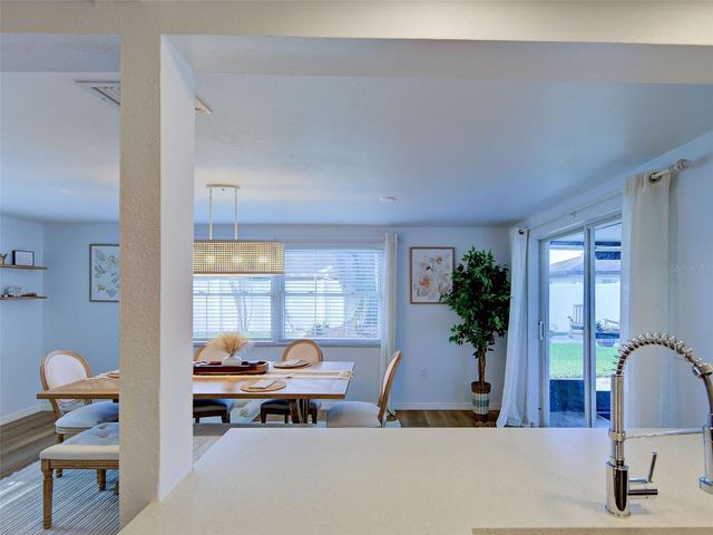 1439 STRADA D ORO, Venice, FL 34292