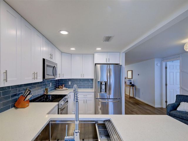 1439 STRADA D ORO, Venice, FL 34292