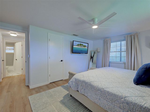1439 STRADA D ORO, Venice, FL 34292
