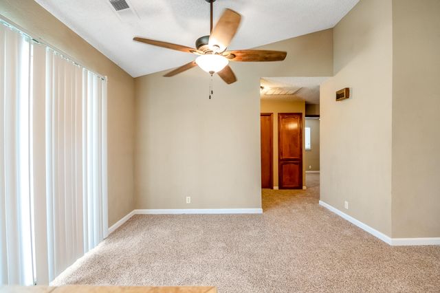 1282 E Ben Franklin Avenue, Tulare, CA 93274