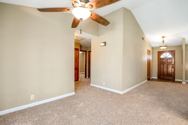 1282 E Ben Franklin Avenue, Tulare, CA 93274