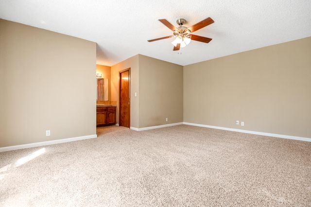 1282 E Ben Franklin Avenue, Tulare, CA 93274