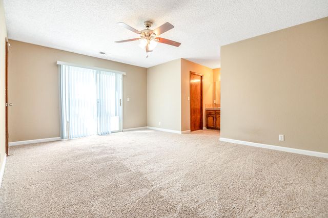 1282 E Ben Franklin Avenue, Tulare, CA 93274