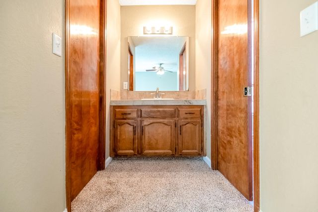 1282 E Ben Franklin Avenue, Tulare, CA 93274