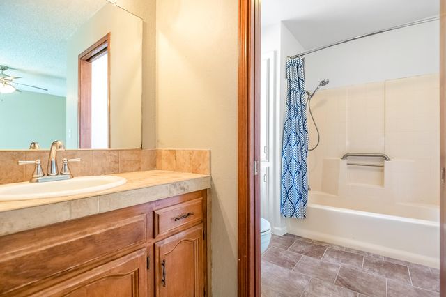 1282 E Ben Franklin Avenue, Tulare, CA 93274