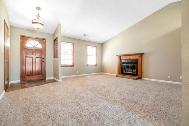 1282 E Ben Franklin Avenue, Tulare, CA 93274