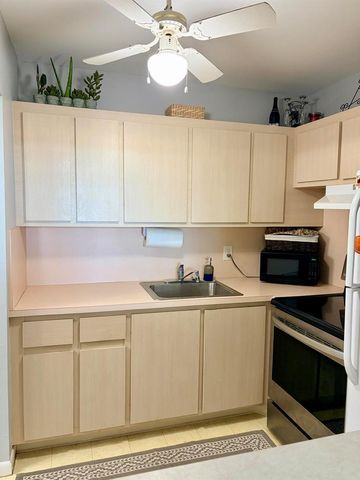 14 Easthampton A, West Palm Beach, FL 33417