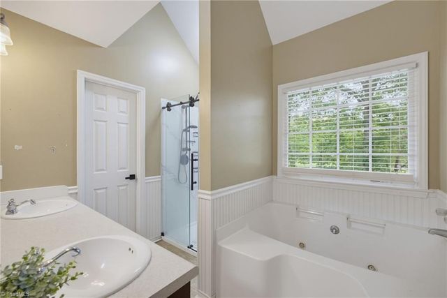 992 Lake Forest Court, Eden, NC 27288