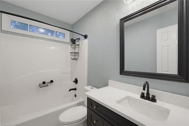 992 Lake Forest Court, Eden, NC 27288