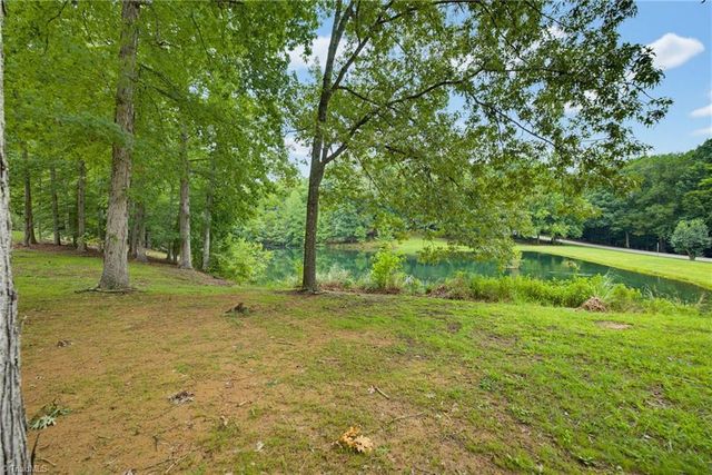 992 Lake Forest Court, Eden, NC 27288