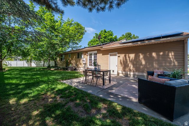 2090 E GREENWICH CIR, Sandy, UT 84093