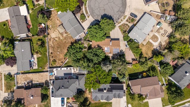 2090 E GREENWICH CIR, Sandy, UT 84093
