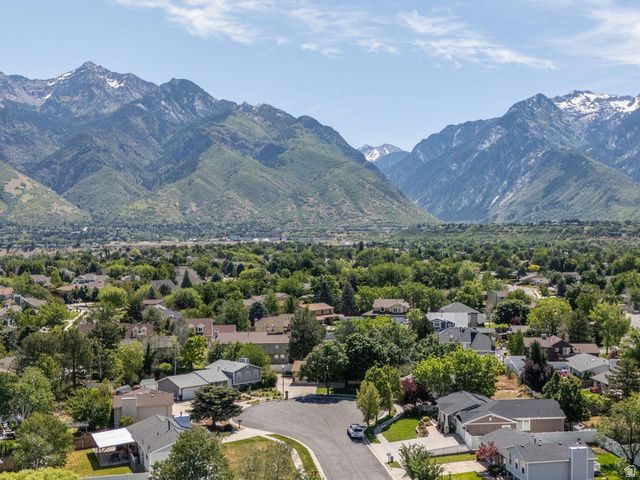 2090 E GREENWICH CIR, Sandy, UT 84093