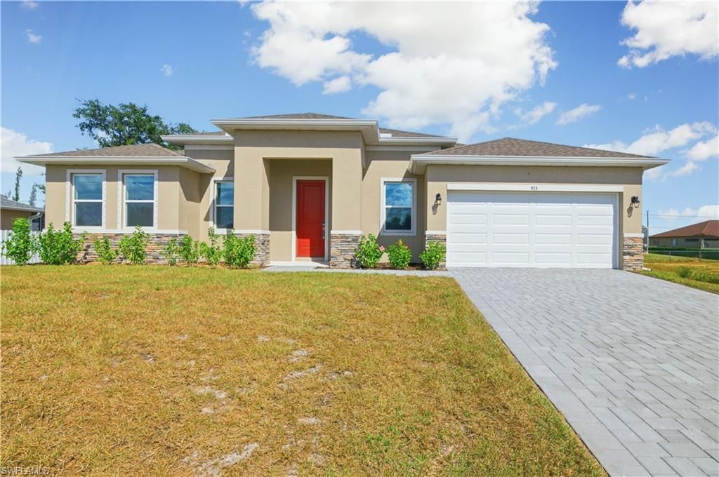 Image 2 of property listing at 915 NE 19th ST, Cape Coral, FL 33909