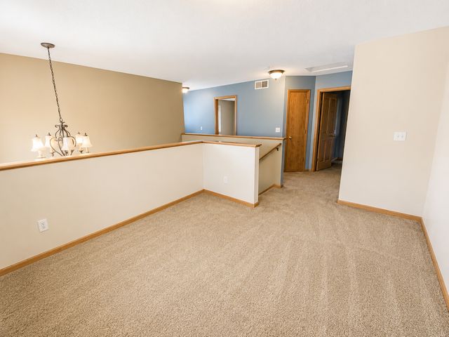 1088 Lovell Avenue W, Roseville, MN 55113