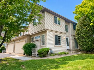 1088 Lovell Avenue W, Roseville, MN 55113